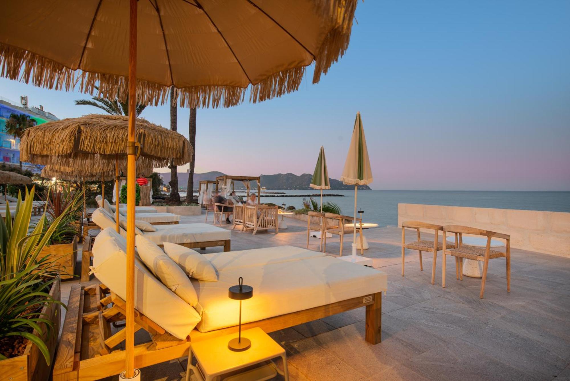 Hotel Atolon & Kaafu Beach Club Cala Bona  Exterior photo