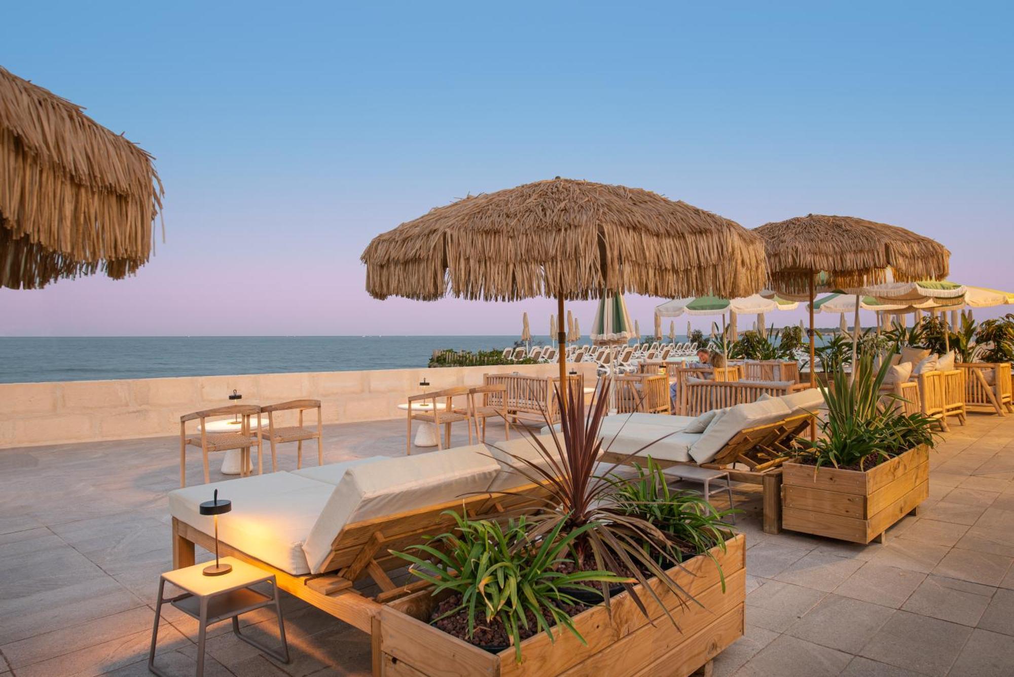 Hotel Atolon & Kaafu Beach Club Cala Bona  Exterior photo